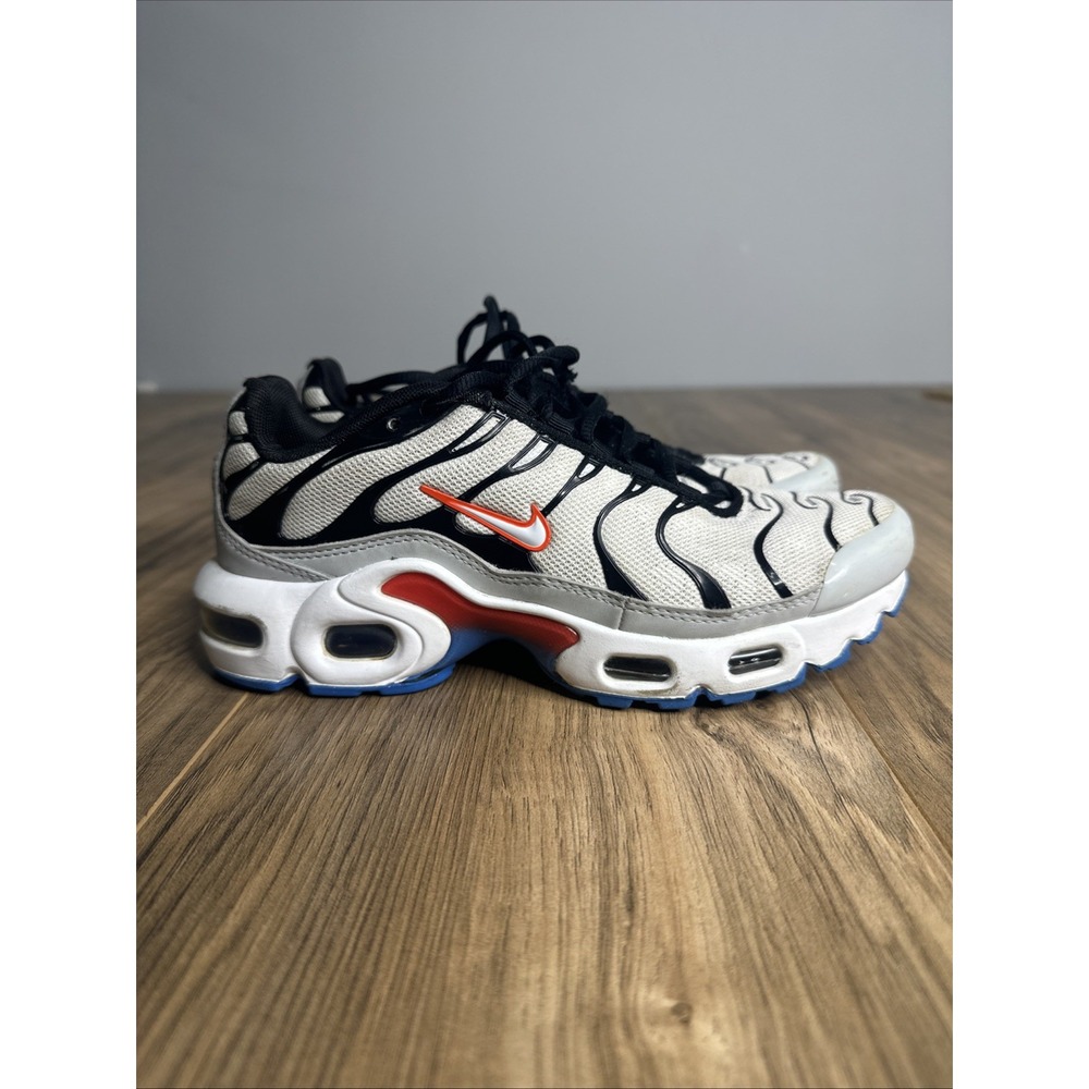 NIKE Air Max Plus GS‎ Youth White Athletic Shoes CD0609-109 Size 4Y / Women's 6